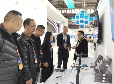 青橙VOGA 2 AI激光投影手機亮相2018保密技術交流大會，智能黑科技閃耀全場